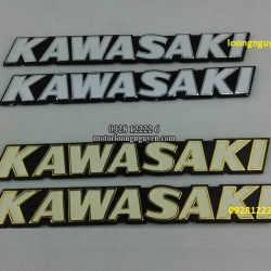 TEM NHÔM BÌNH XĂNG CHỮ NỔI KAWASAKI CỔ